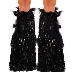 iheartraves black sparkly fluffies!!! 💙🦄